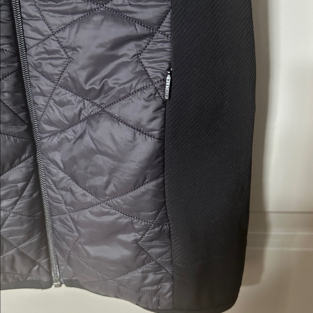 Athleta Flurry Force Black Quilted Women's Vest. Full zip. Side pockets. Medium - Picture 4 of 6